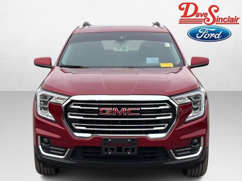 Used 2023 GMC Terrain SLT w/ Tech Package AWD/4WD image 2