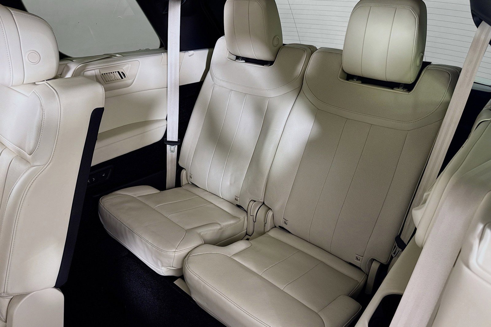 Used 2023 Land Rover Range Rover Long Wheelbase SE image 8