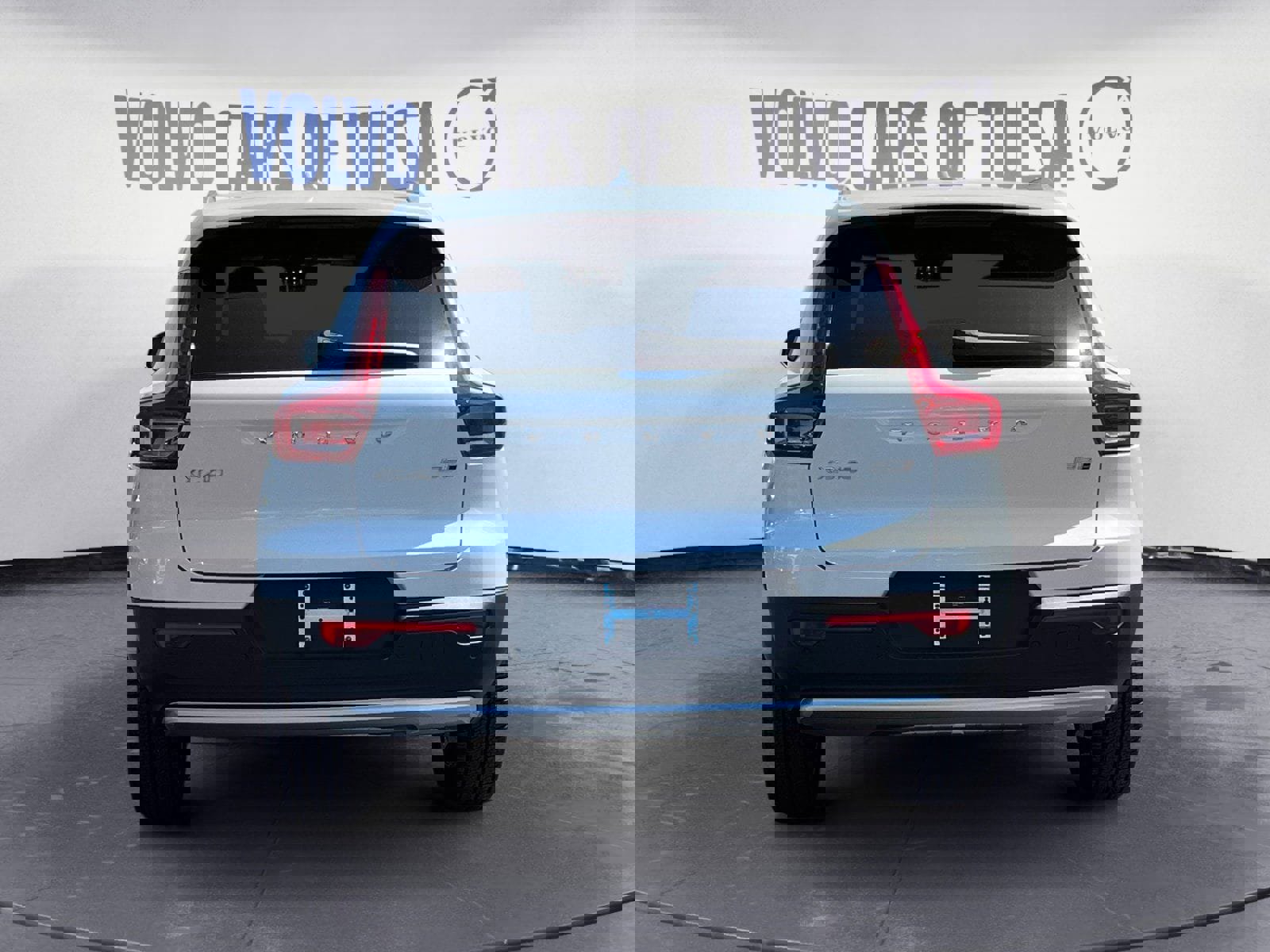 Used 2025 Volvo XC40 B5 Plus w/ Protection Package Premier image 4