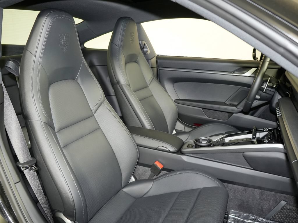 Certified 2024 Porsche 911 Carrera 4 AWD/4WD image 40