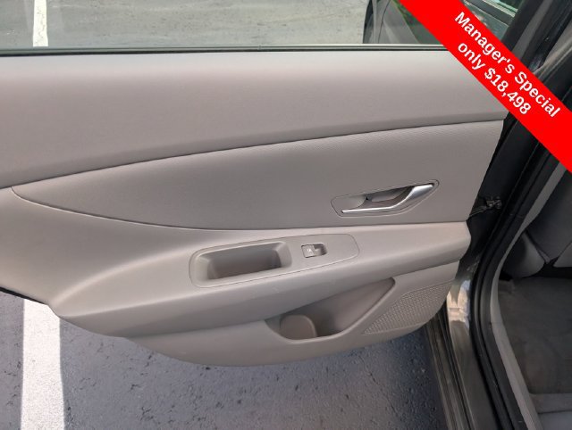 Certified 2024 Hyundai Elantra SE FWD image 10
