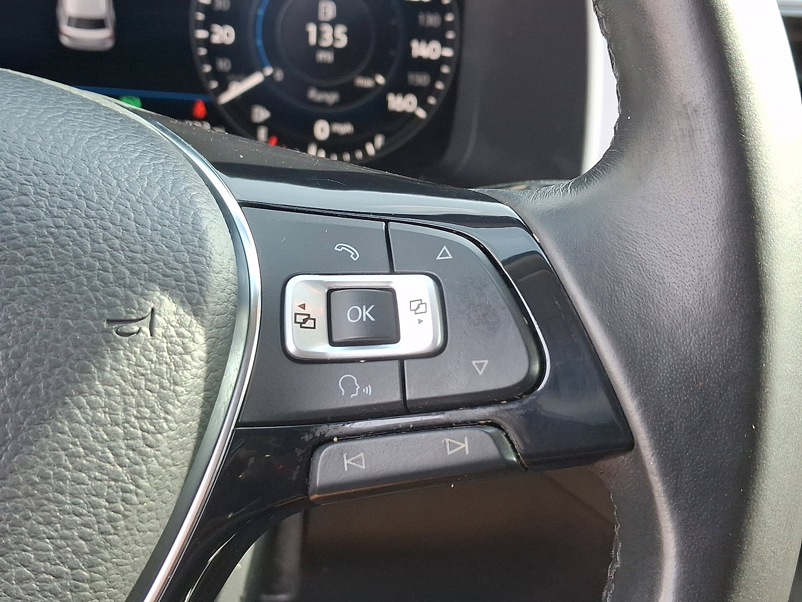 Used 2018 Volkswagen Atlas SEL Premium image 25