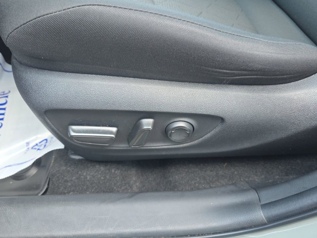 Used 2023 Toyota RAV4 XLE image 16