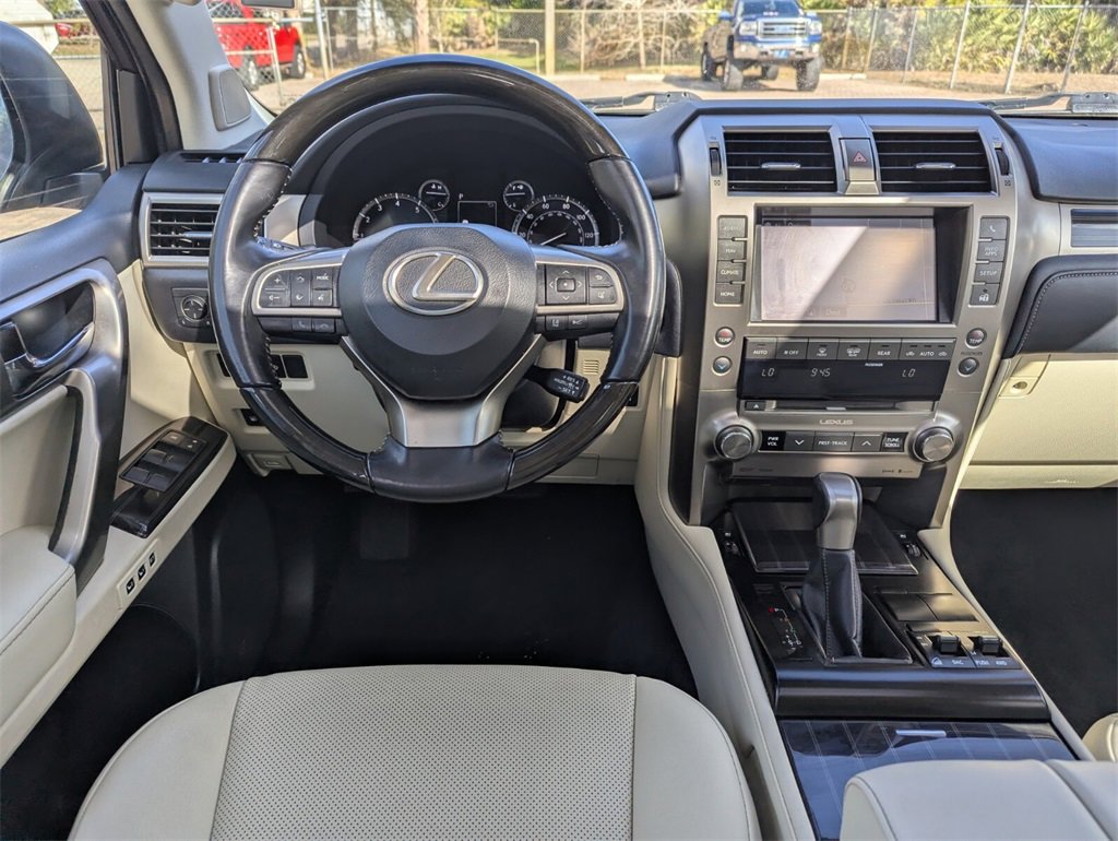 Used 2020 Lexus GX 460 Premium w/ Premium Package image 7