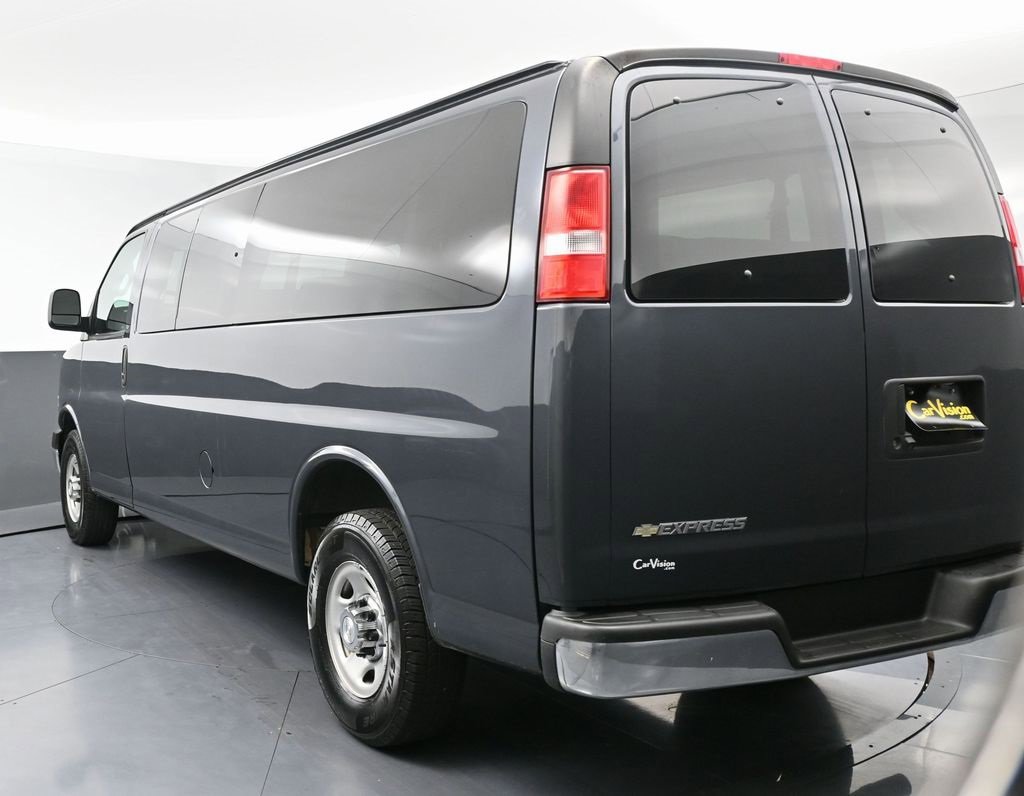 Used 2017 Chevrolet Express 3500 LT w/ LT Preferred Equipment Group image 6