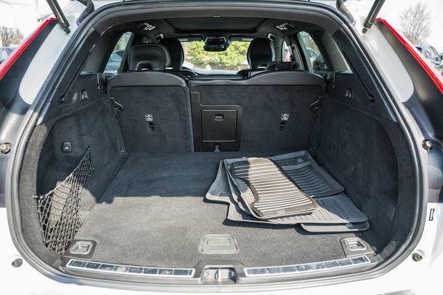Used 2021 Volvo XC60 T6 R-Design w/ Advanced Package image 9