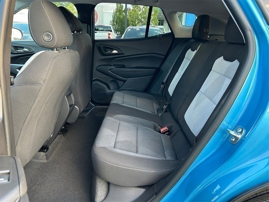 New 2025 Chevrolet Trax LS w/ LS Convenience Package FWD image 12
