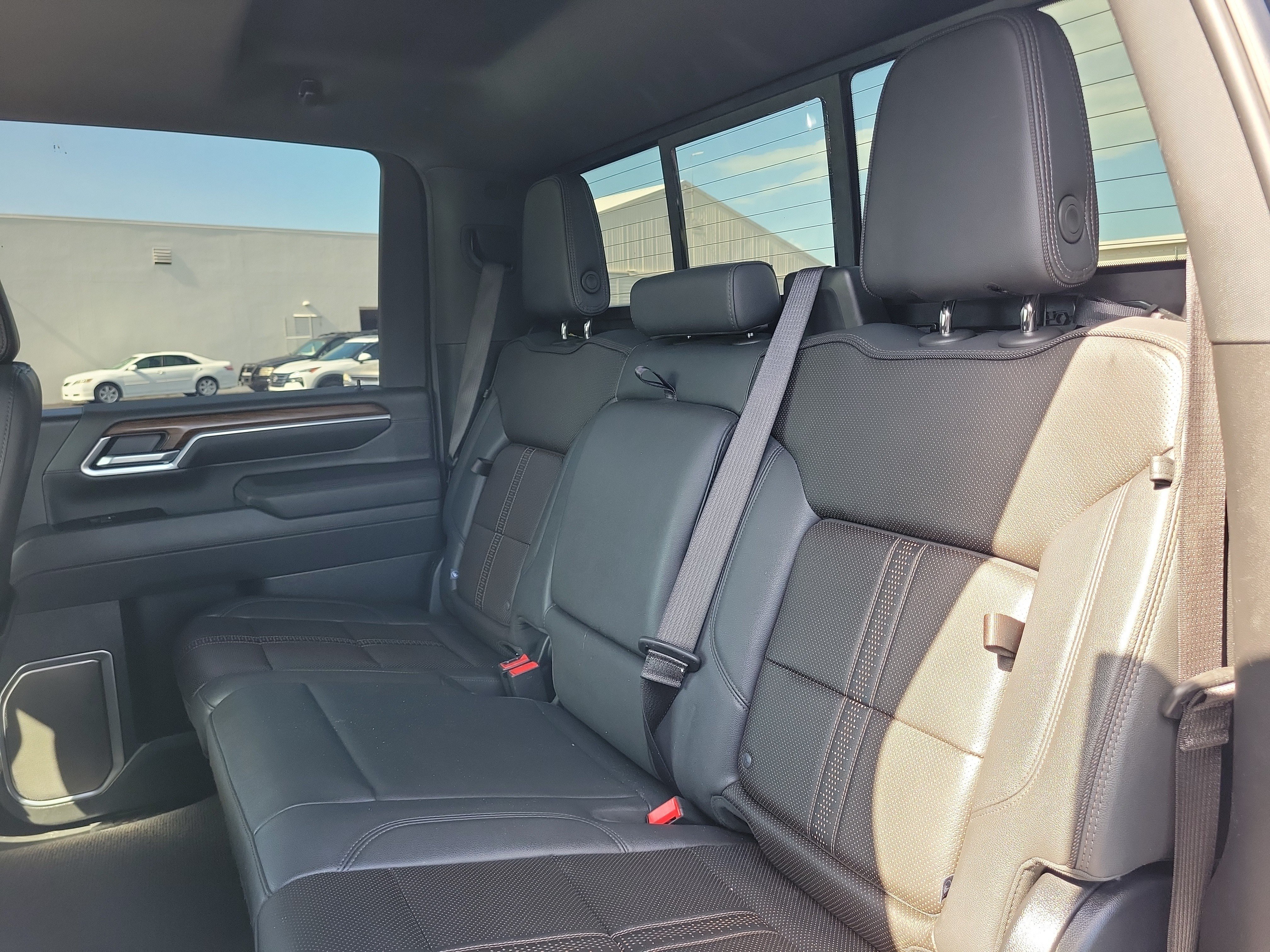 Used 2025 Chevrolet Silverado 2500 High Country w/ Midnight Edition AWD/4WD image 10