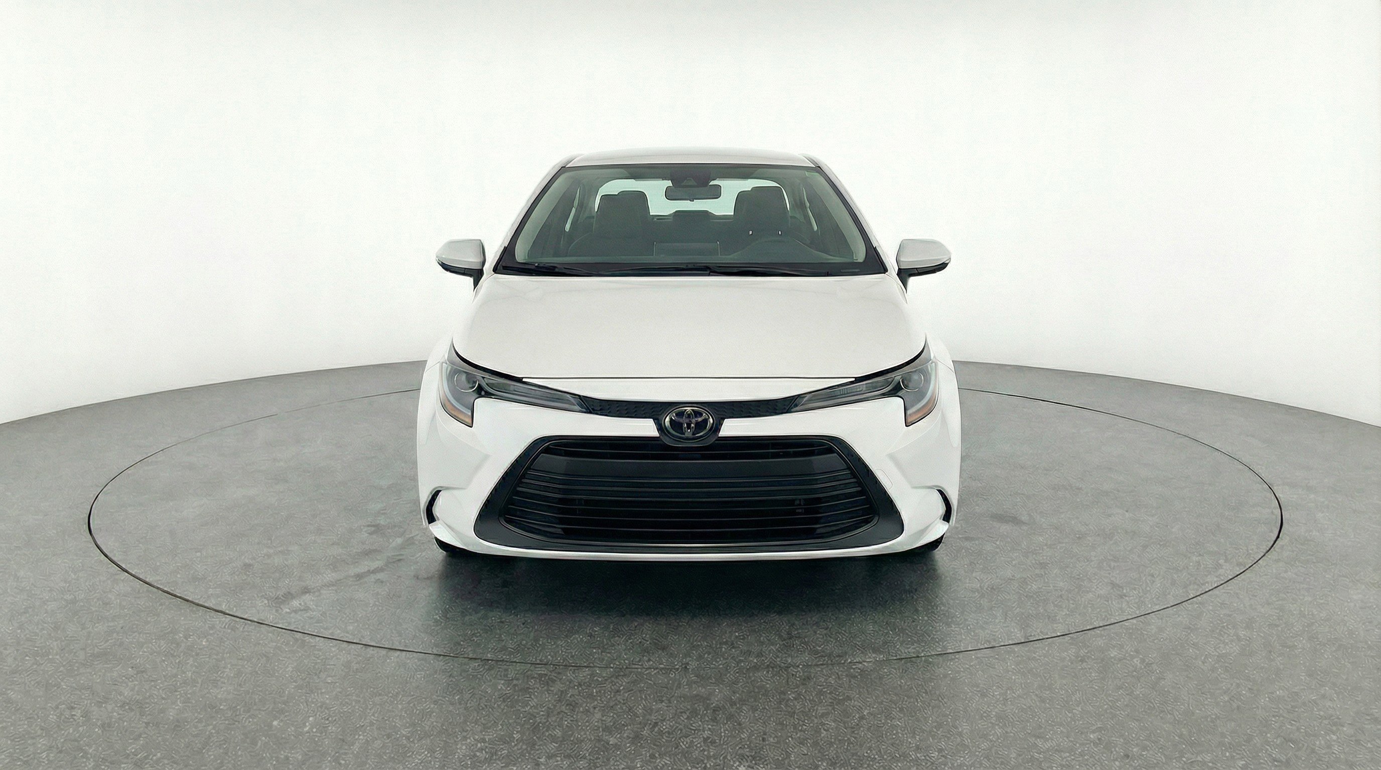 Used 2025 Toyota Corolla LE FWD image 2