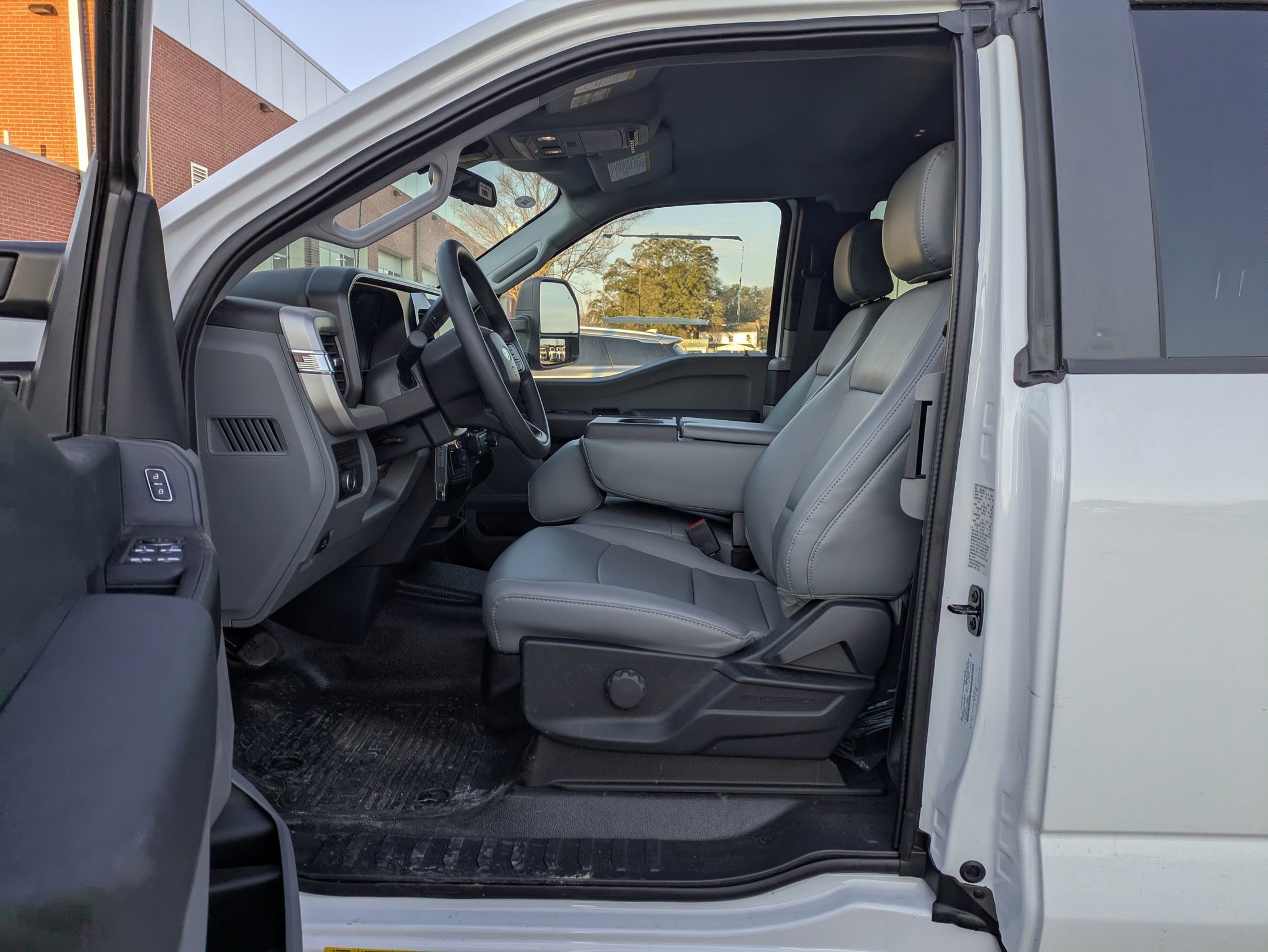 New 2026 Ford F550 4x4 Supercab Super Duty image 13