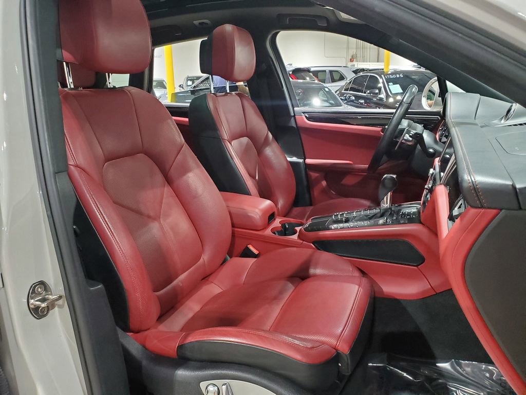 Used 2021 Porsche Macan S image 14