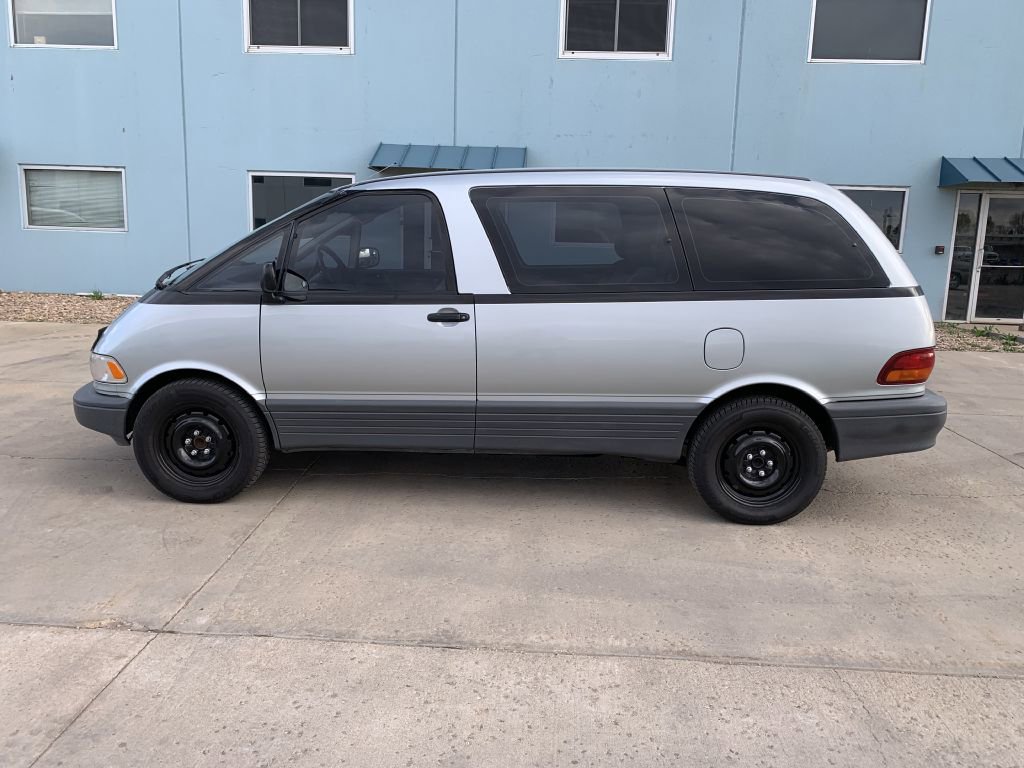 Used 1992 Toyota Previa Deluxe RWD image 6