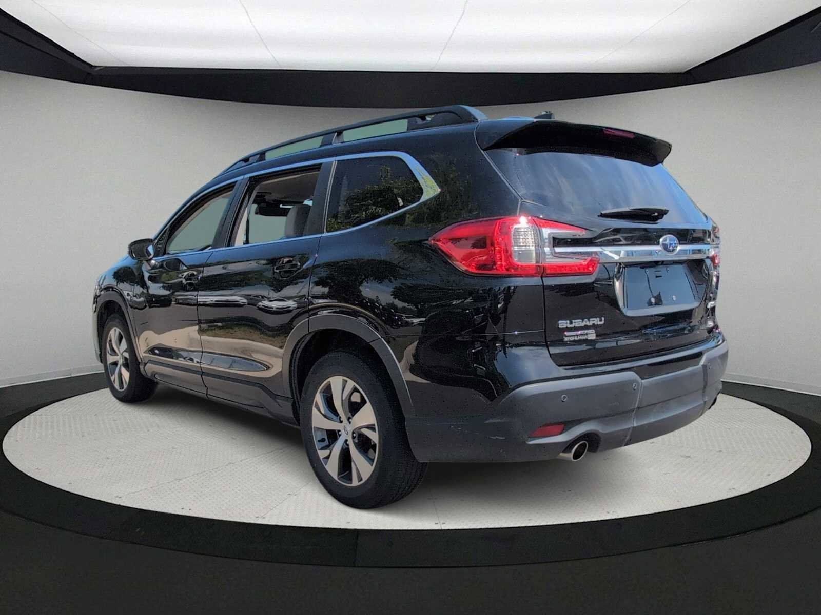 Used 2023 Subaru Ascent Premium w/ Convenience Package AWD/4WD image 6