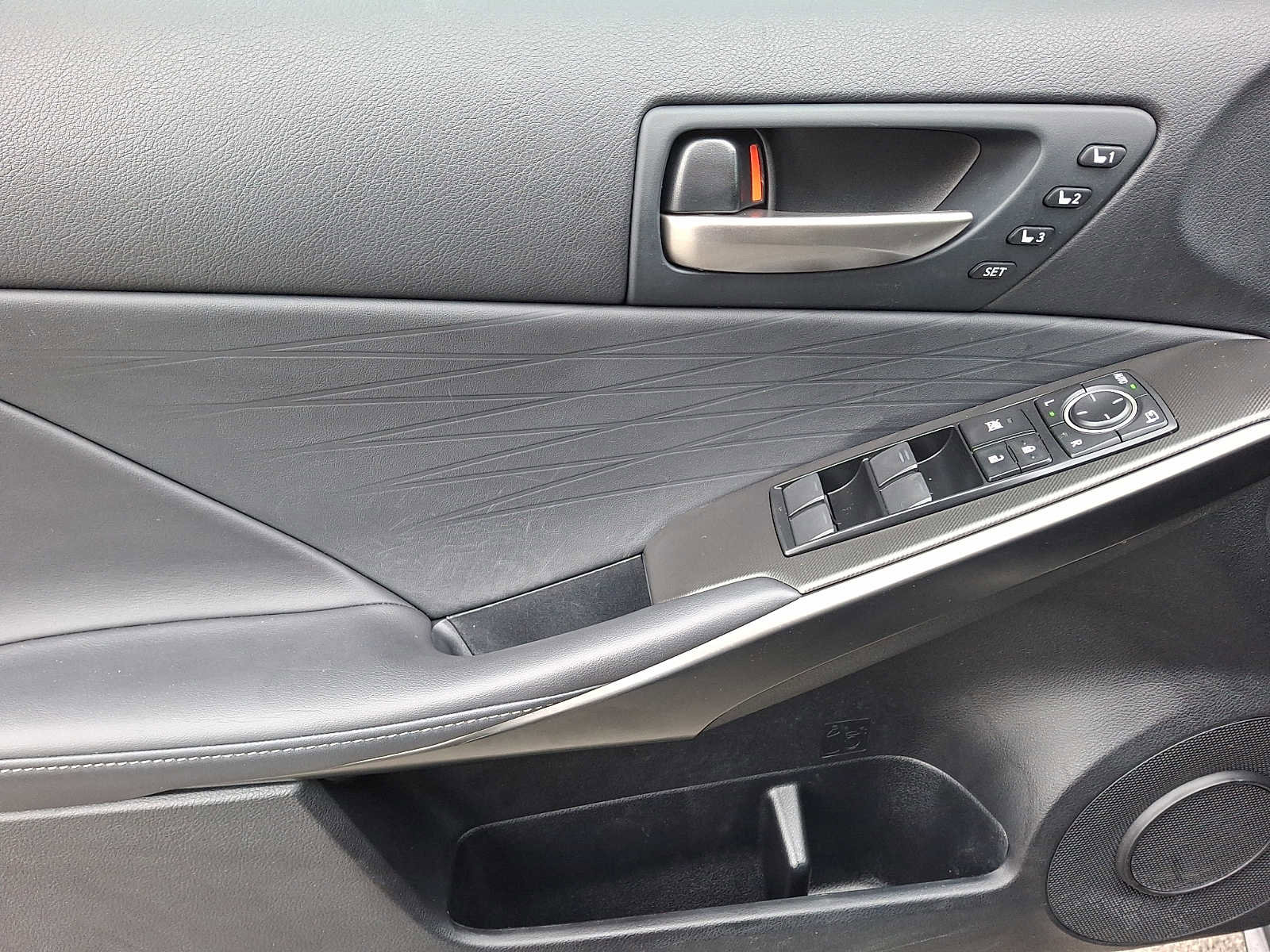 Used 2025 Lexus IS 350 F Sport w/ Navigation Package image 9