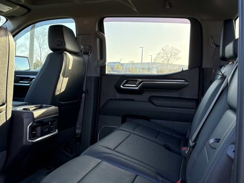 Used 2023 Chevrolet Silverado 1500 LTZ image 17