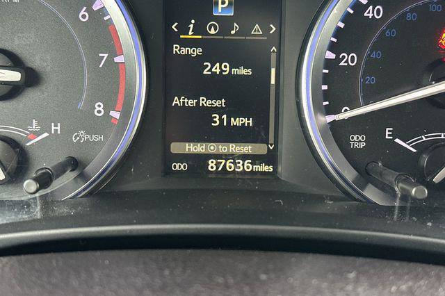 Used 2016 Toyota Highlander Limited image 31