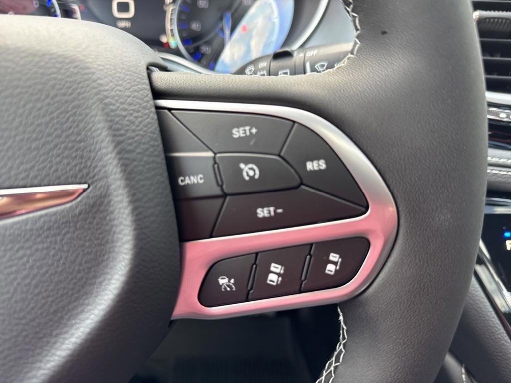 New 2026 Chrysler Pacifica Limited image 20