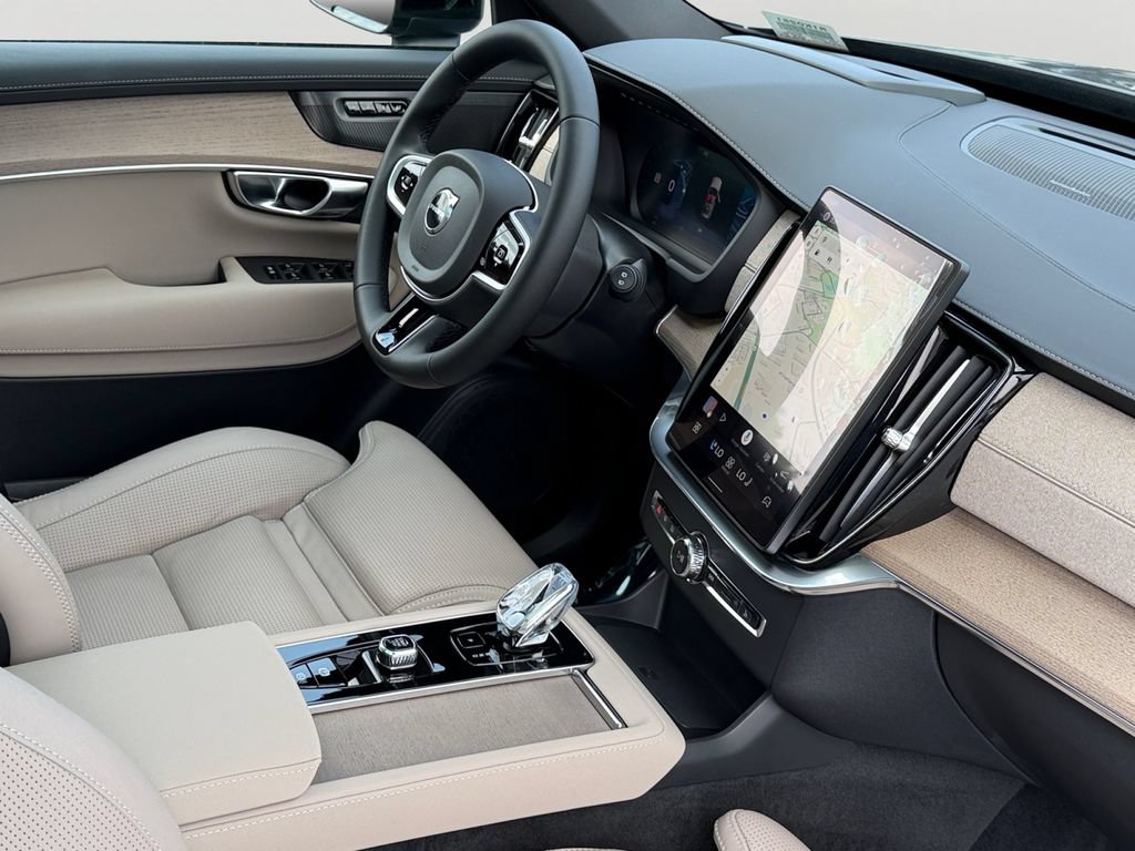 Certified 2026 Volvo XC90 B6 Ultra AWD/4WD image 9
