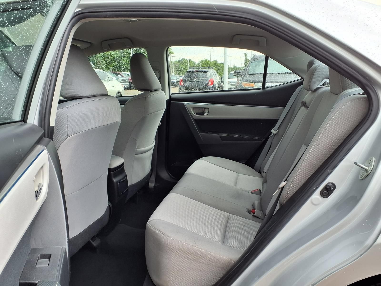 Used 2015 Toyota Corolla LE FWD image 11