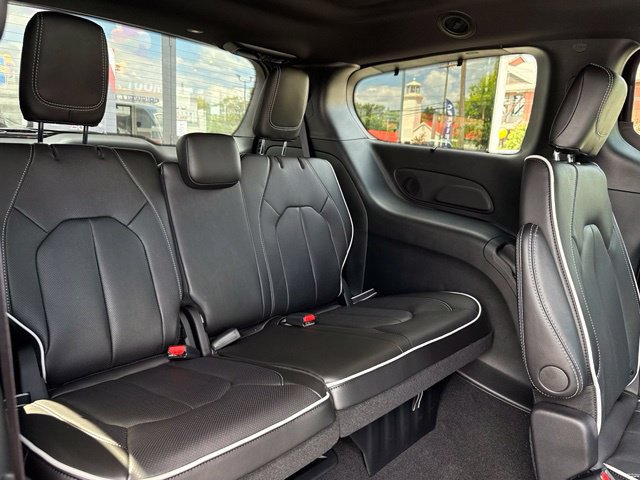 New 2027 Chrysler Pacifica Limited w/ Family Tech Group FWD image 26