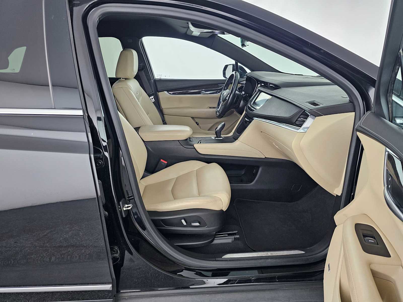 Used 2019 Cadillac XT5 FWD image 10