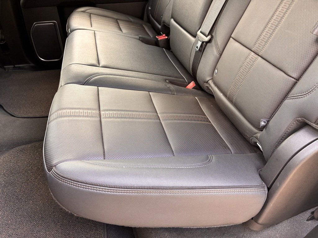 Used 2023 Chevrolet Silverado 1500 High Country w/ Technology Package image 17