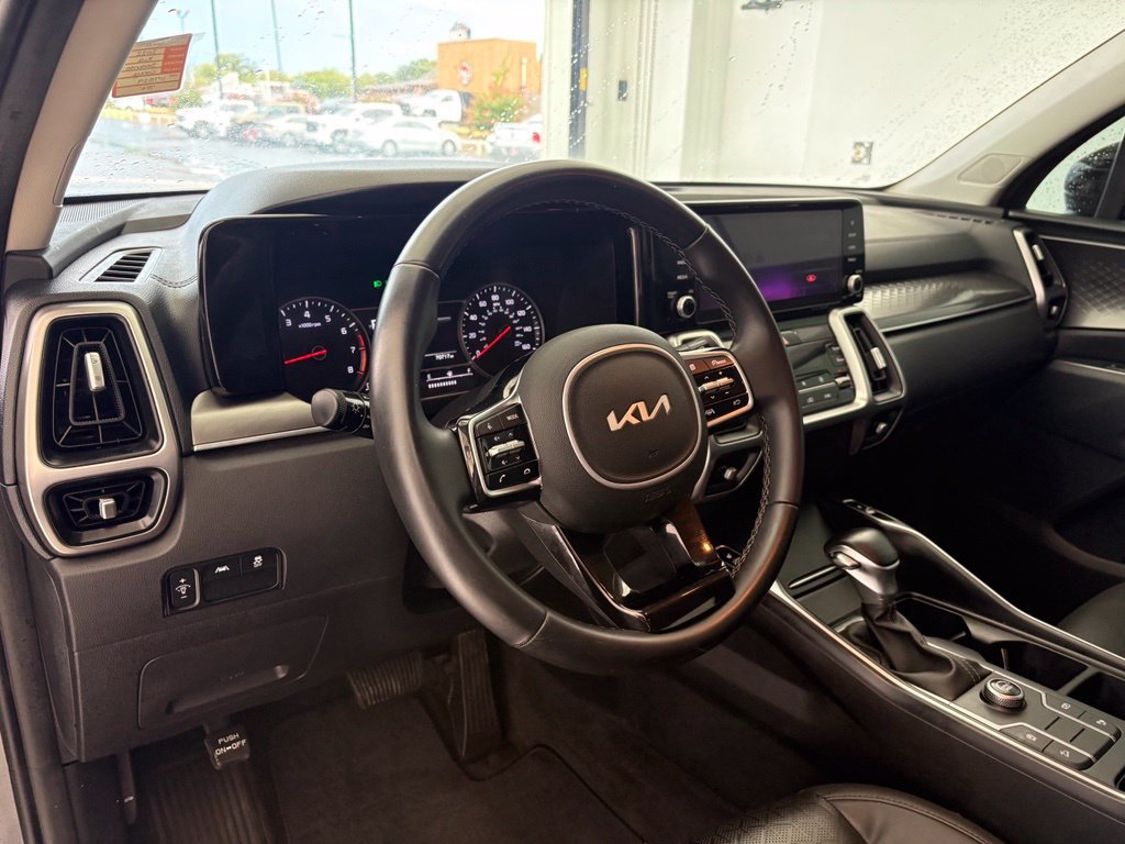 Used 2022 Kia Sorento S FWD image 3