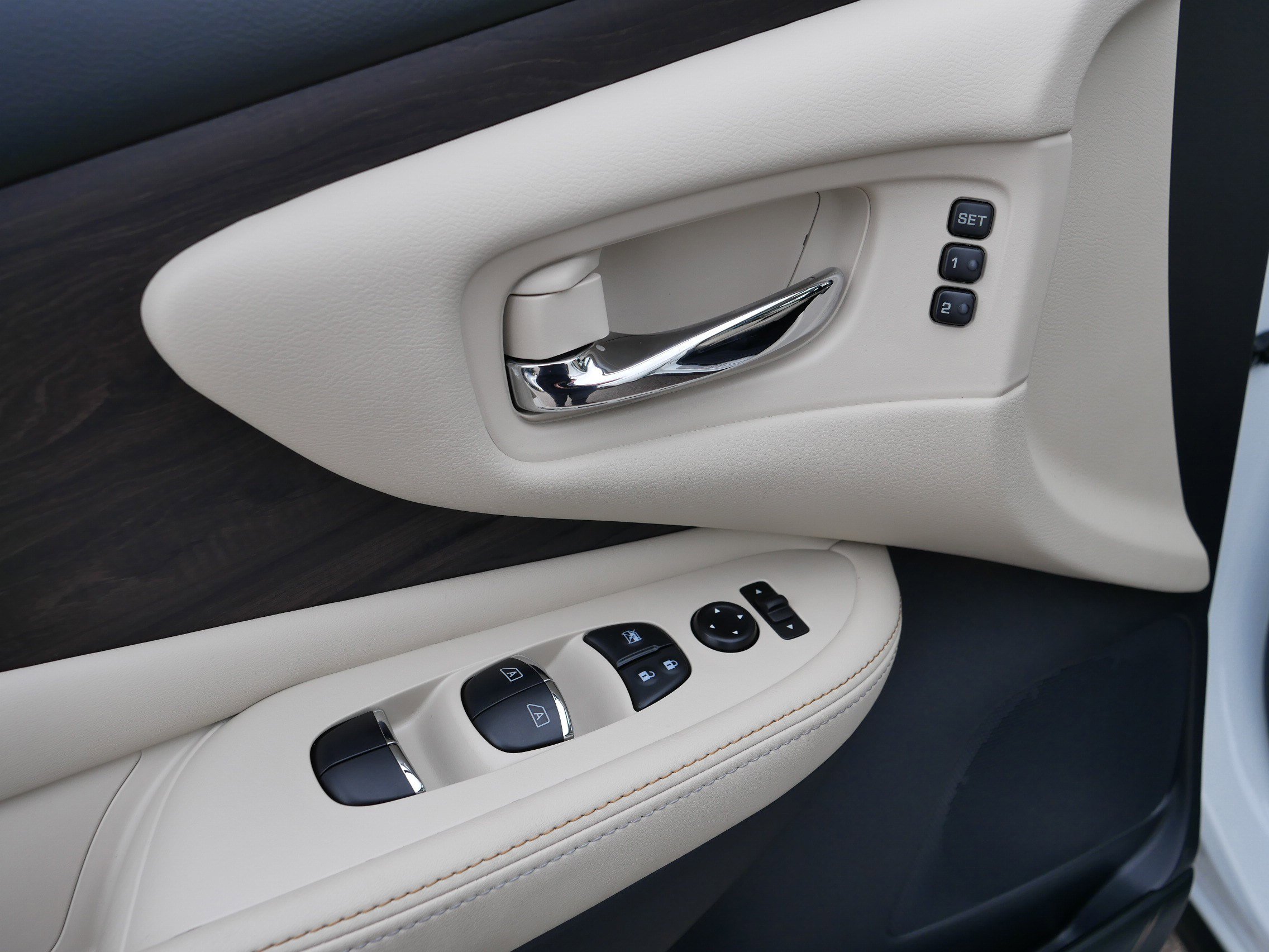 Certified 2024 Nissan Murano Platinum w/ Cargo Package image 19