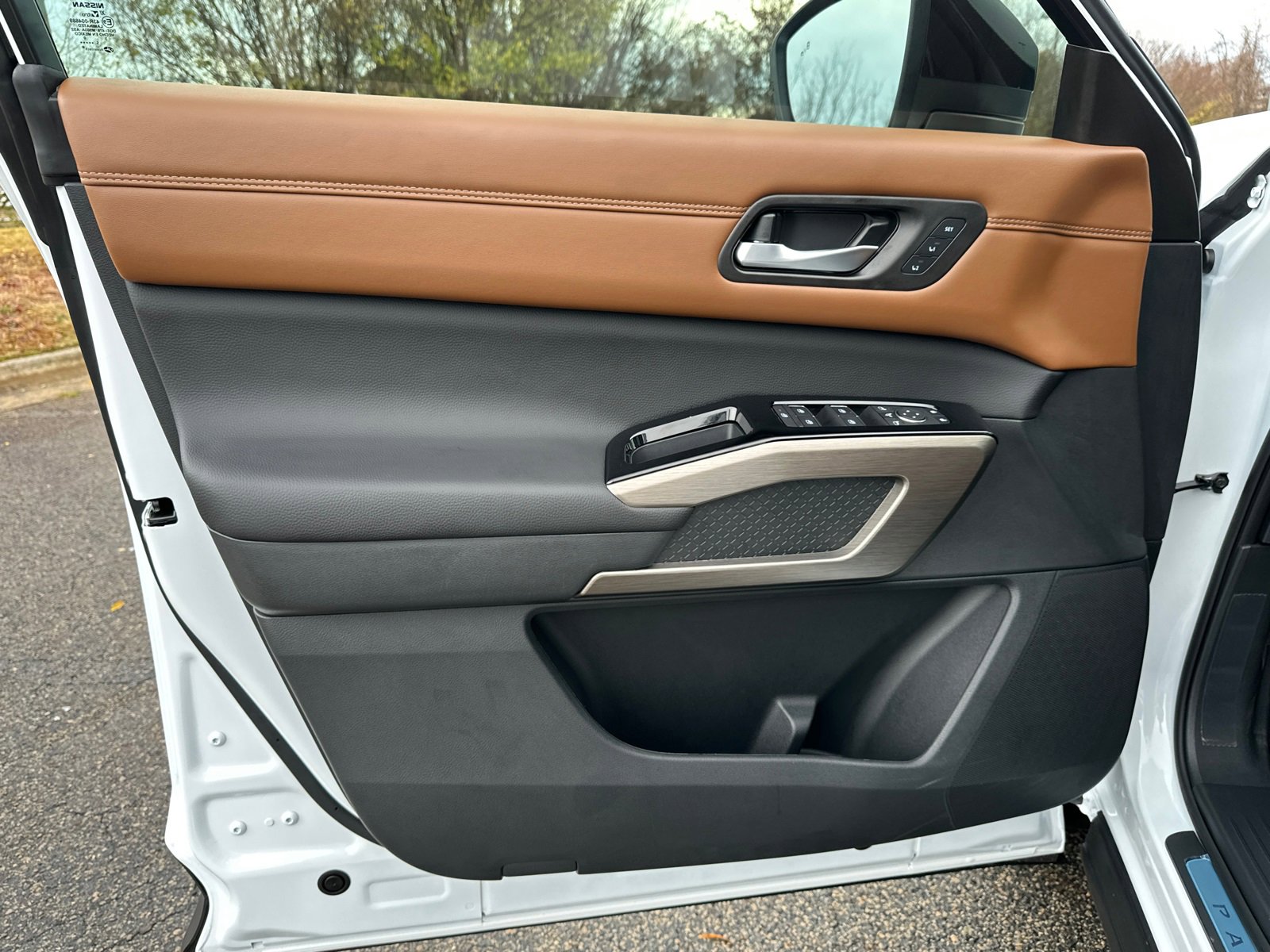 New 2025 Nissan Pathfinder Platinum w/ Cargo Package image 10