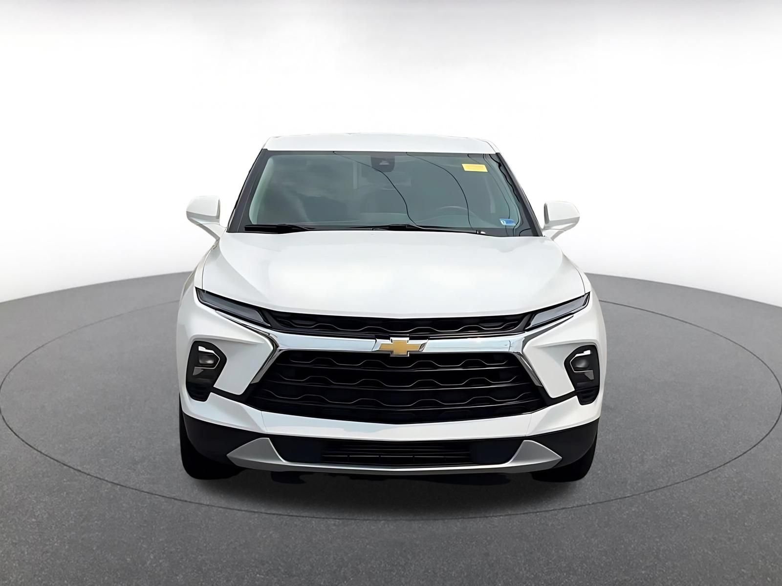 Used 2025 Chevrolet Blazer LT FWD image 4