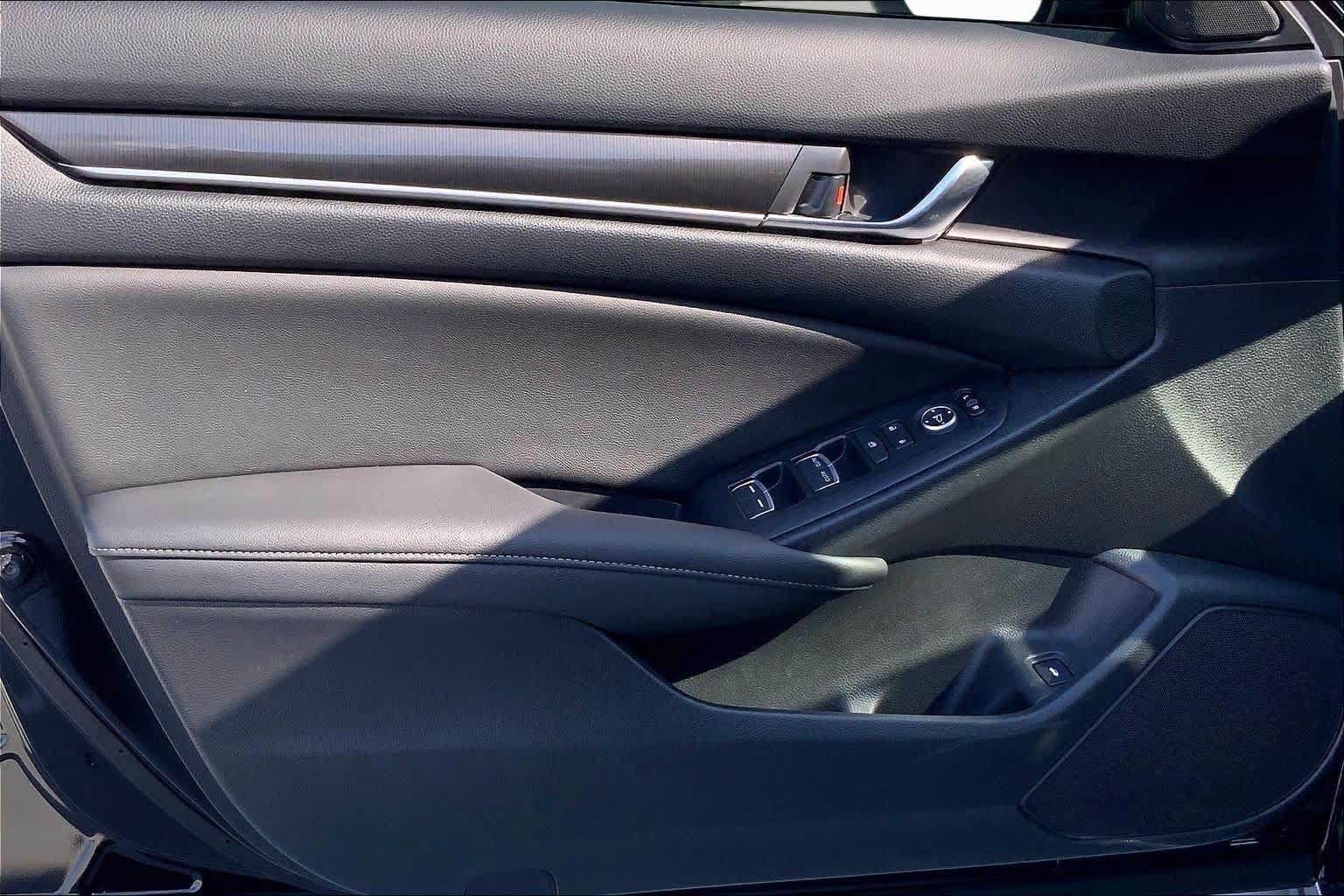 Used 2020 Honda Accord Sport image 25