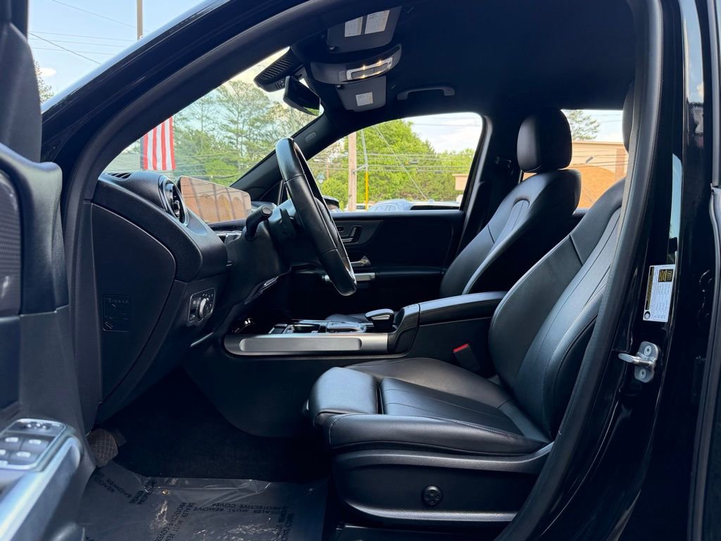 Used 2023 Mercedes-Benz GLB 250 w/ Premium Package image 25