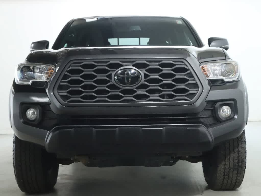Certified 2022 Toyota Tacoma TRD Off-Road AWD/4WD image 5