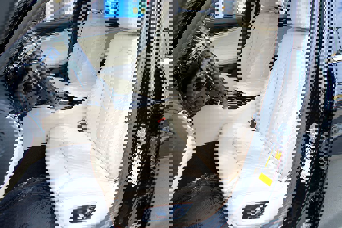 Used 2017 BMW 530i RWD image 16