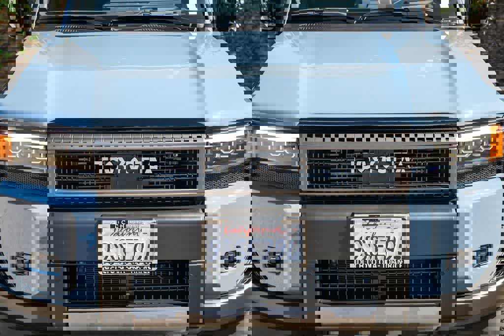 Used 2025 Toyota Land Cruiser w/ Premium Package image 5