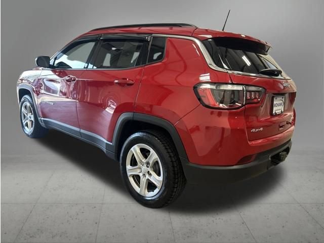Used 2023 Jeep Compass Latitude w/ Convenience Group AWD/4WD image 11