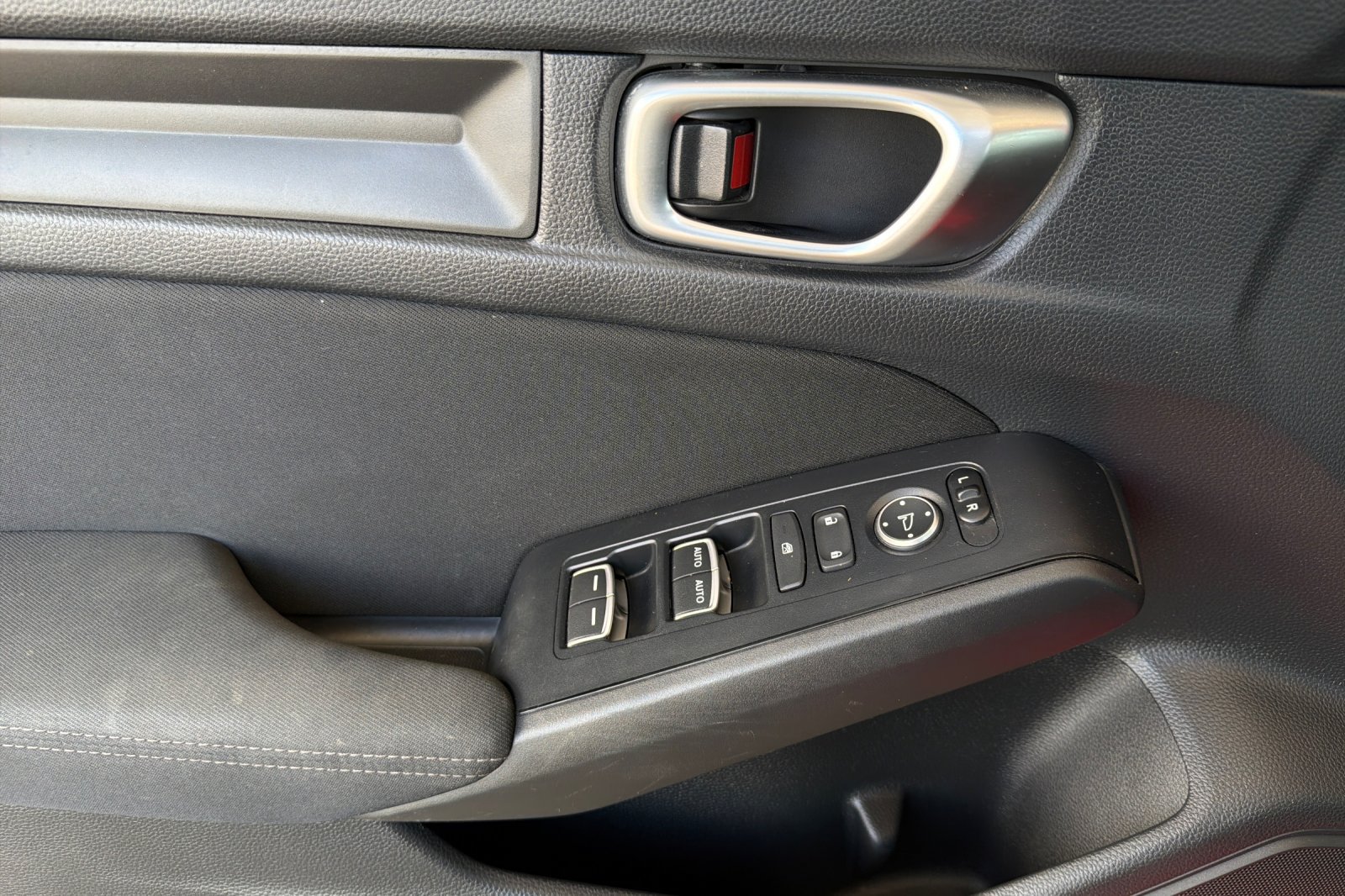 Used 2023 Honda Civic Sport image 11