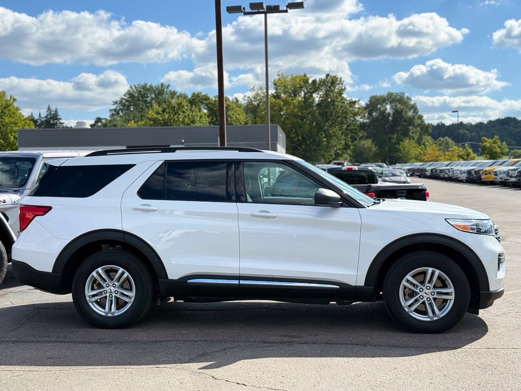 Certified 2024 Ford Explorer XLT w/ Class IV Trailer Tow Package AWD/4WD image 29