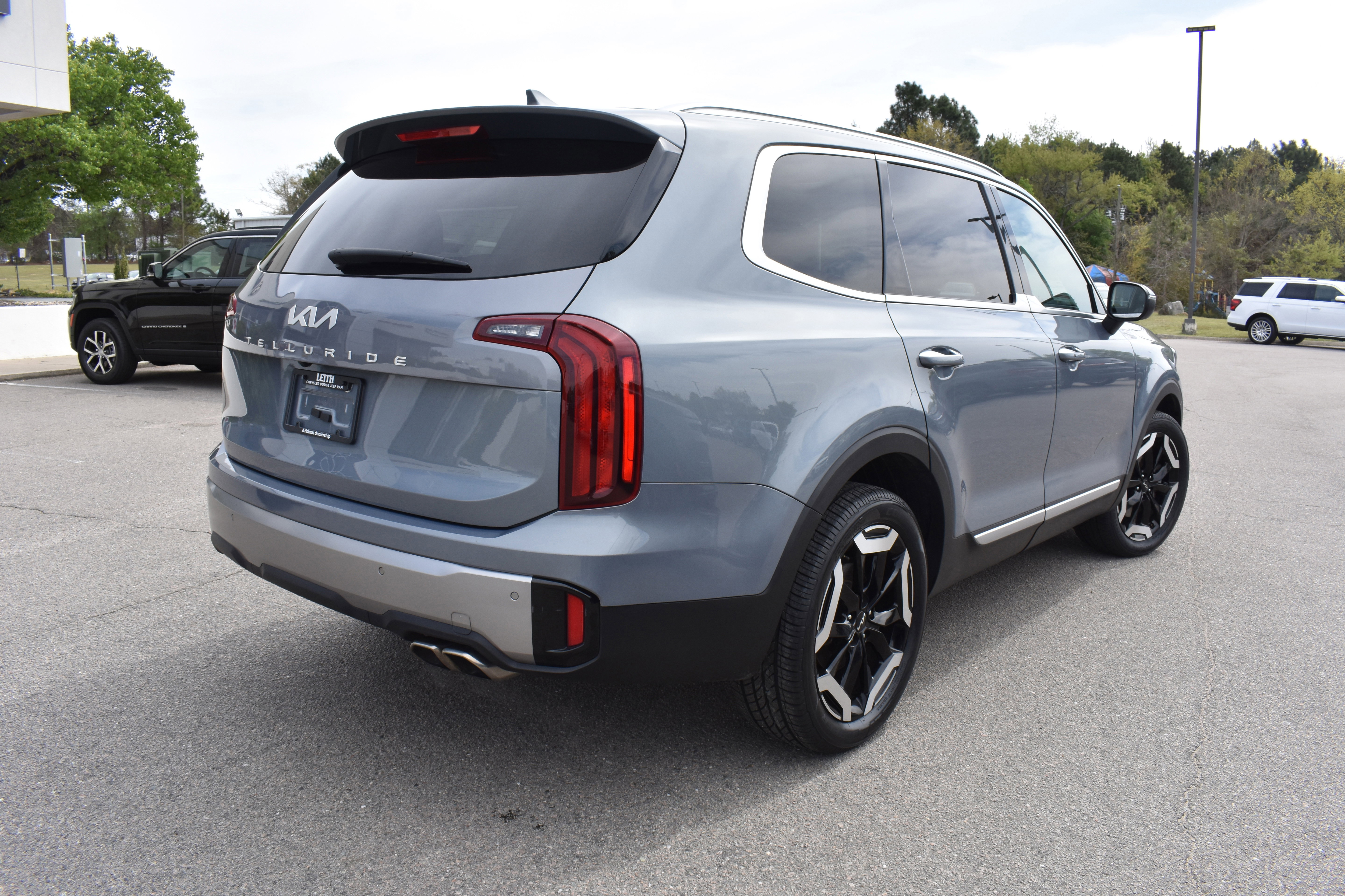 Used 2025 Kia Telluride S image 9