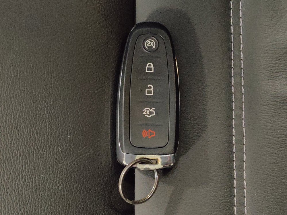 Used 2018 Ford Escape Titanium w/ Ford Safe & Smart Package FWD image 32