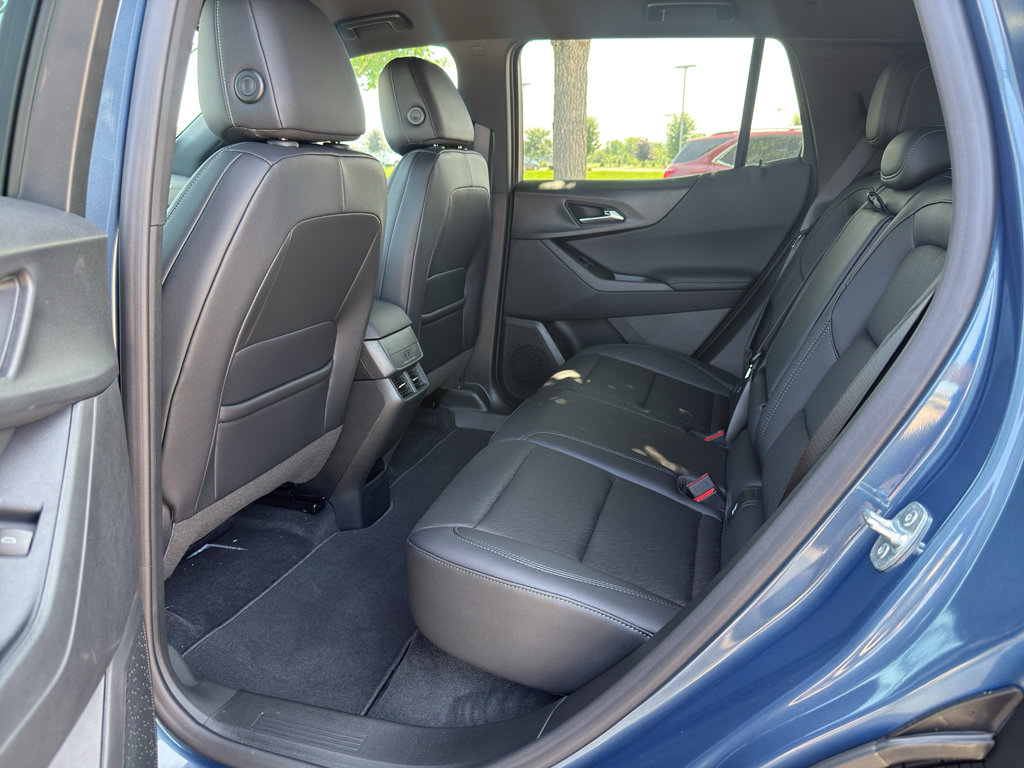 New 2026 Chevrolet Equinox LT w/ Convenience Package II AWD/4WD image 35