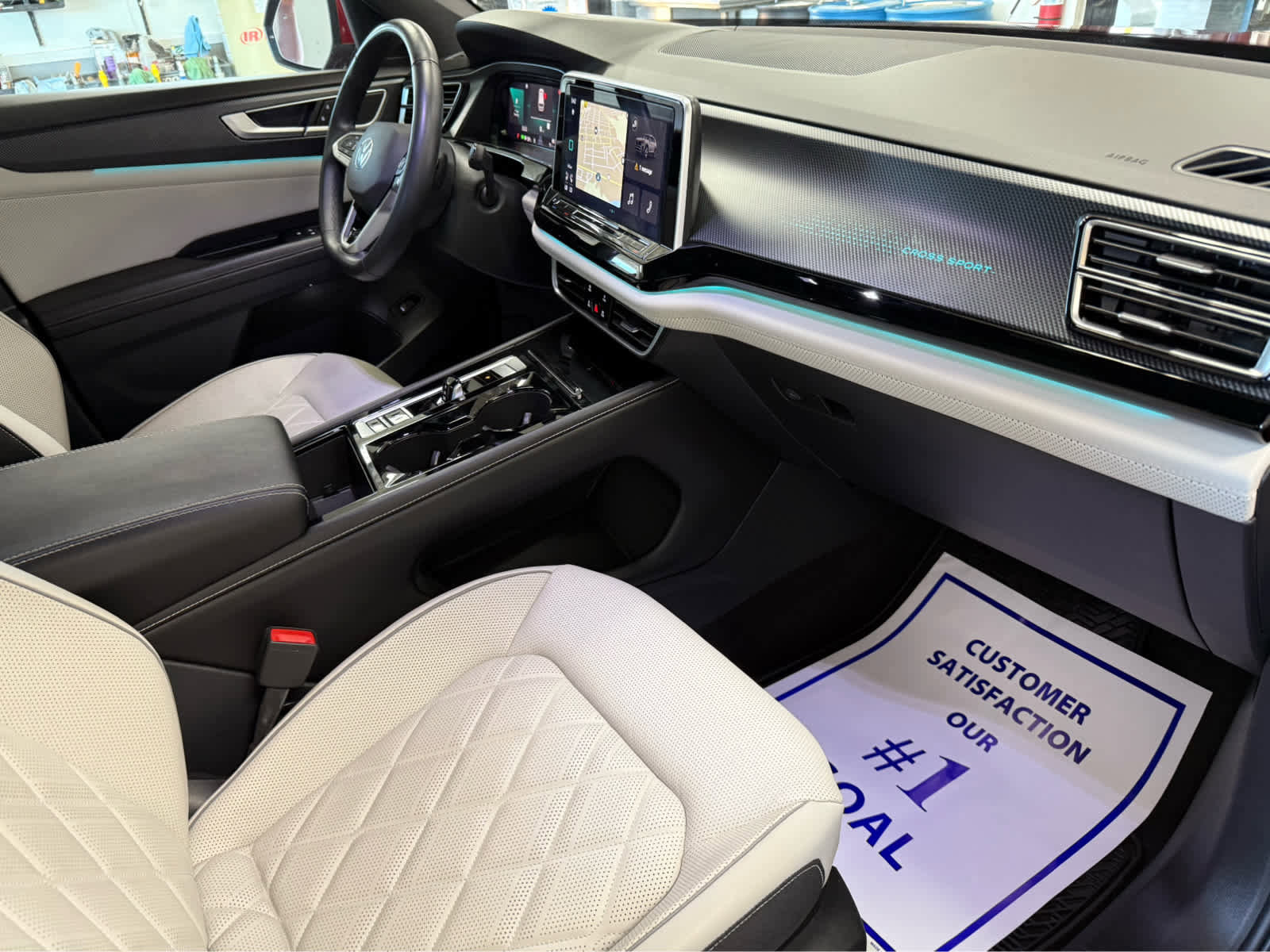 Used 2024 Volkswagen Atlas Cross Sport SEL Premium R-Line image 30