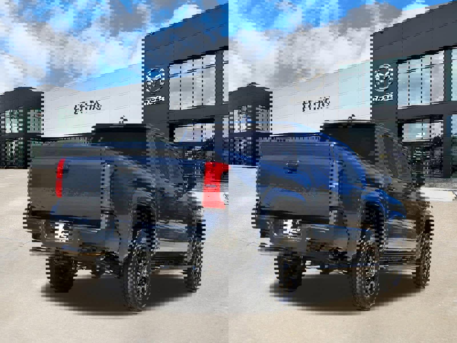 Used 2025 Toyota Tacoma SR image 3