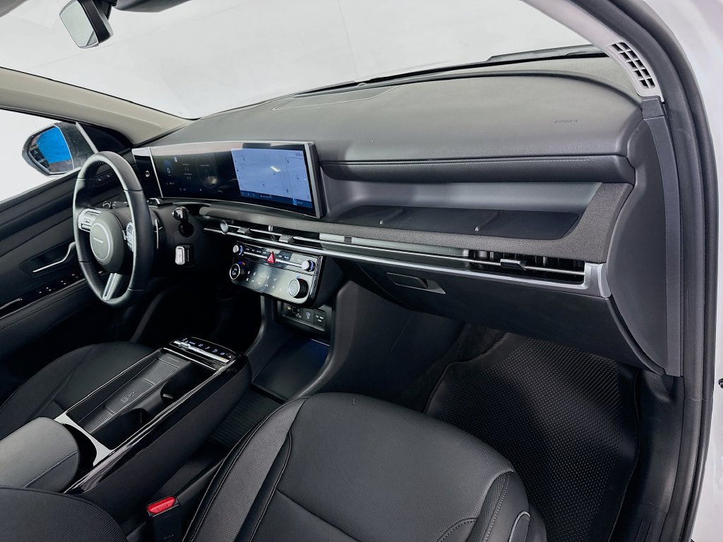 Certified 2025 Hyundai Tucson Limited AWD/4WD image 30