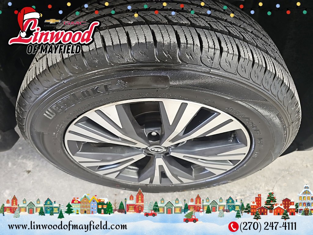 Used 2023 Nissan Rogue SV image 9