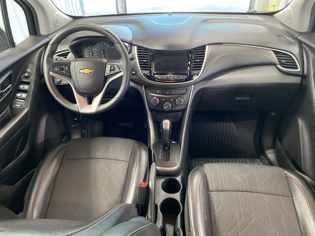 Used 2021 Chevrolet Trax LT w/ LT Convenience Package AWD/4WD image 18