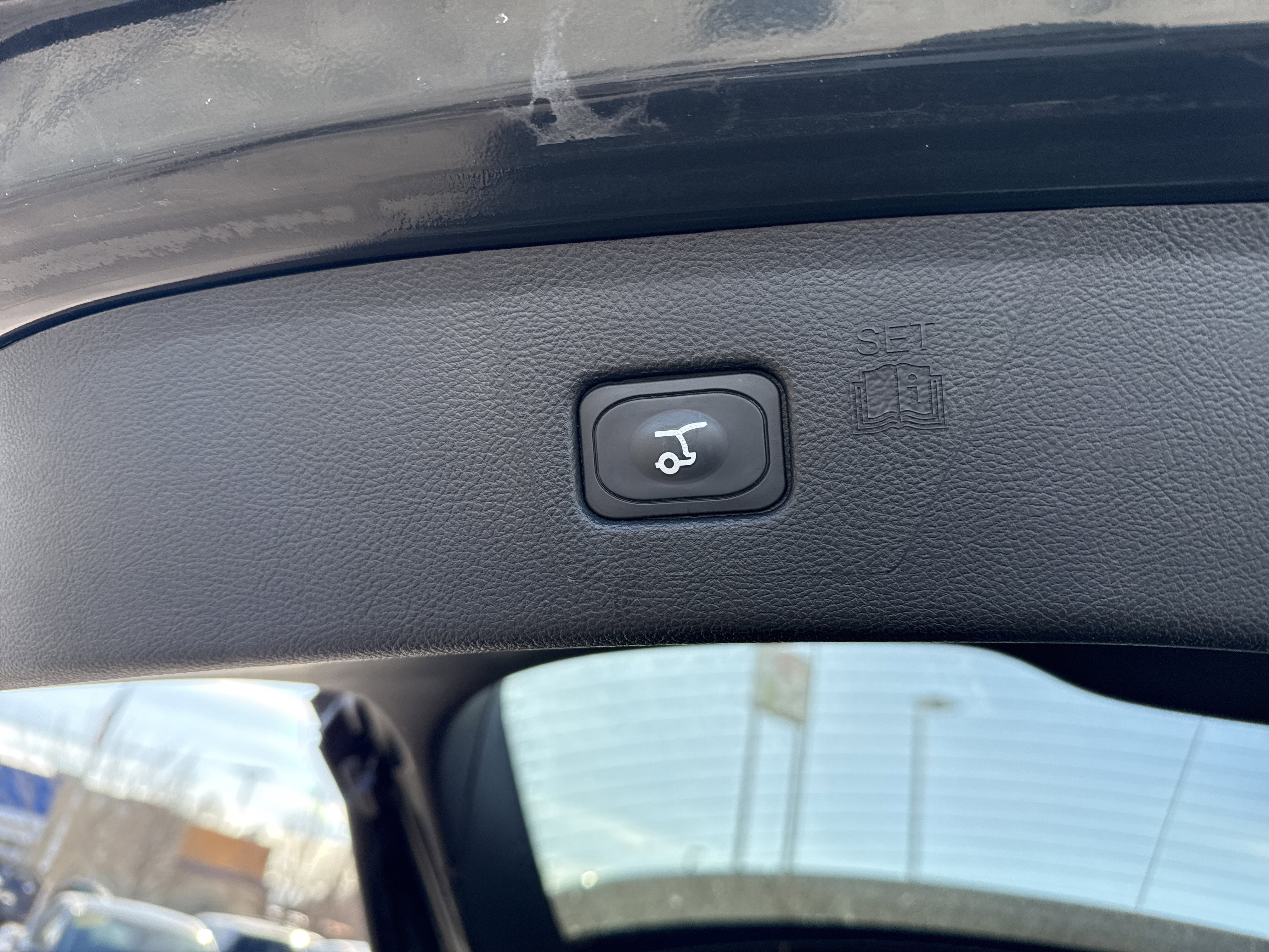 Used 2024 Ford Edge SEL w/ Convenience Package image 8