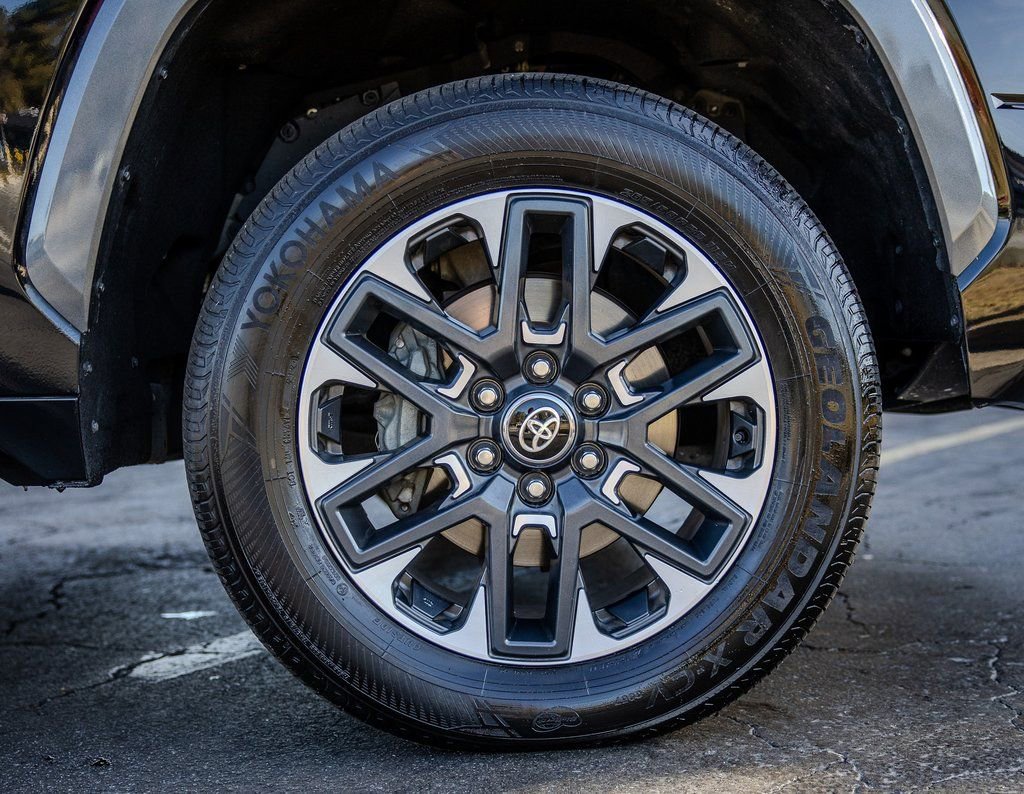 Used 2025 Toyota Tundra Limited image 29