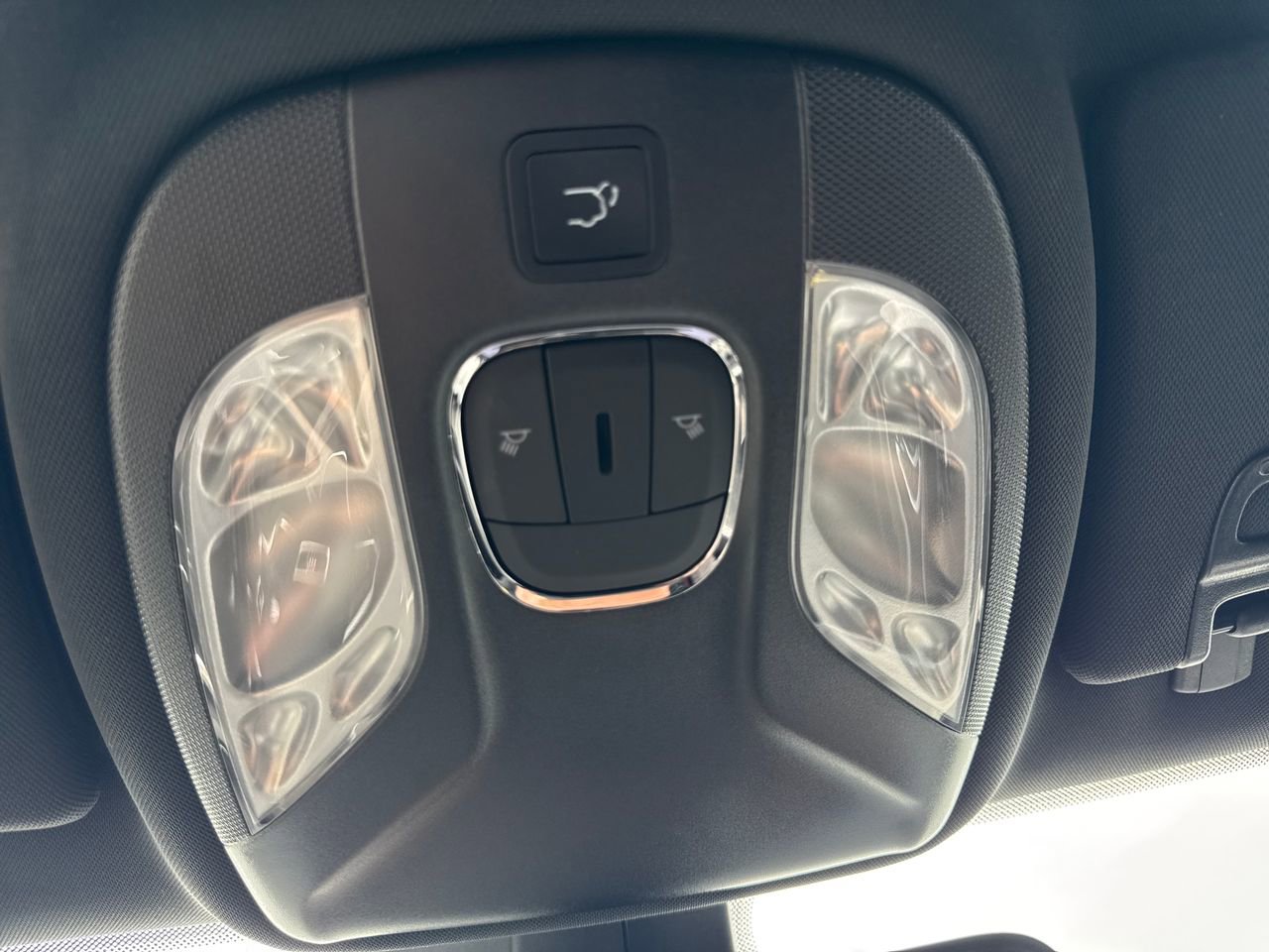 Used 2025 Jeep Compass Limited w/ Elite Group AWD/4WD image 30