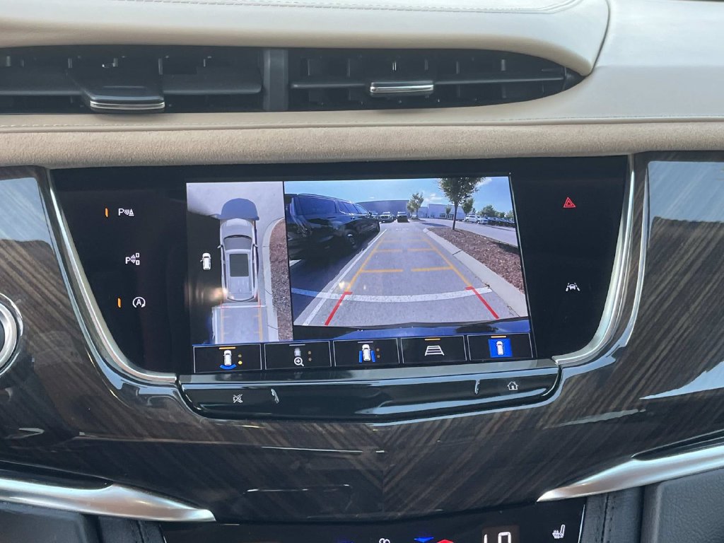 Used 2025 Cadillac XT6 Premium Luxury w/ Platinum Package FWD image 37